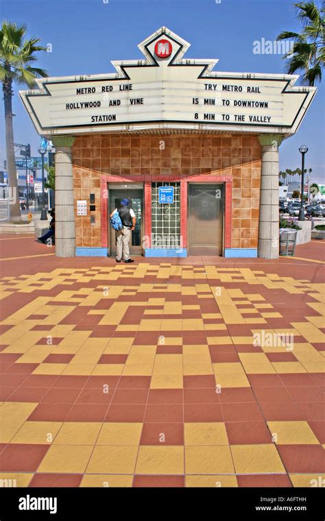 La estación de metro de Hollywood y Vine de California Fotografía de ...