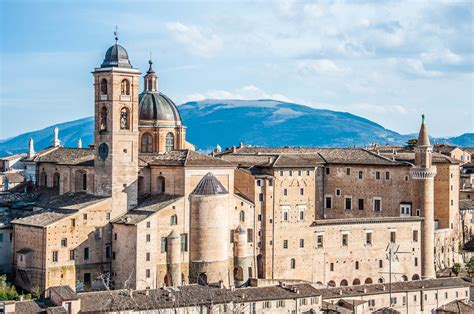 A view of Urbino with the Ducal Palace - Urbino, Marche, Italy - rossiwrites.com - Rossi Writes