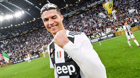 De CR7 para CR9? Cristiano Ronaldo tem férias interrompidas para conhecer planos de Sarri na ...