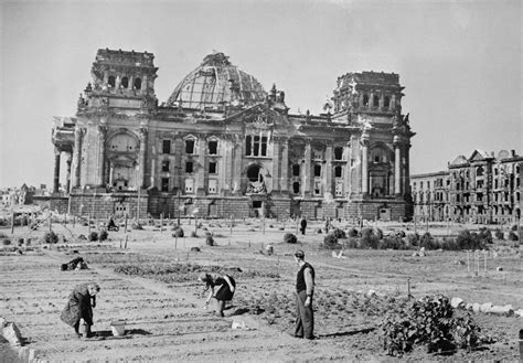 The Russian military is building a mini-Reichstag at its amusement park ...