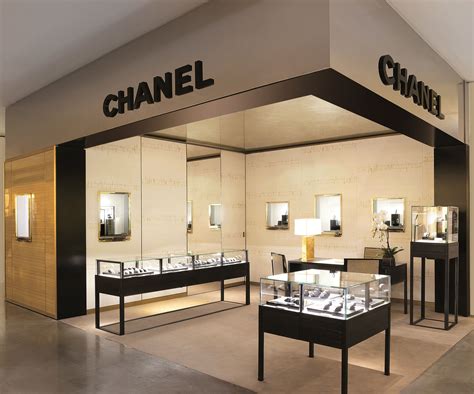 Chanel opens first French watch corner at world famous Galeries Lafayette | Intérieur boutique ...