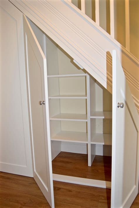 30+ Ideas For Under Stair Storage – HomeDecorish