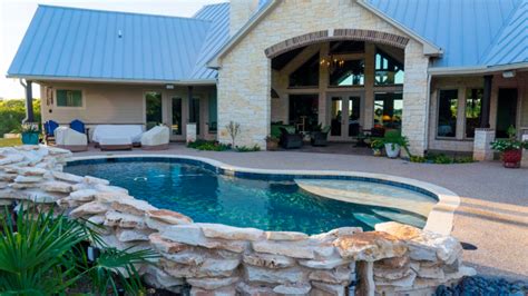 Dive into Summer Planning with Waco's Top Pool and Spa Builders - Modern Texas Living