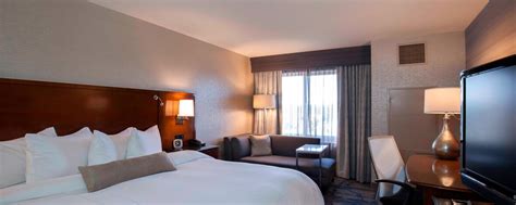 Rochester Airport Hotels near Greece, NY | Rochester Airport Marriott