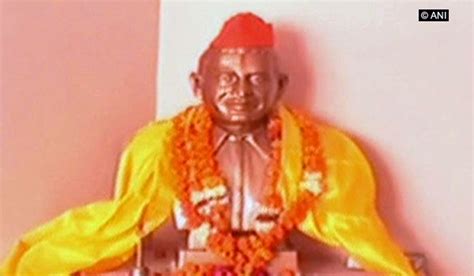 Hindu Mahasabha installs Nathuram Godse's statue in Gwalior