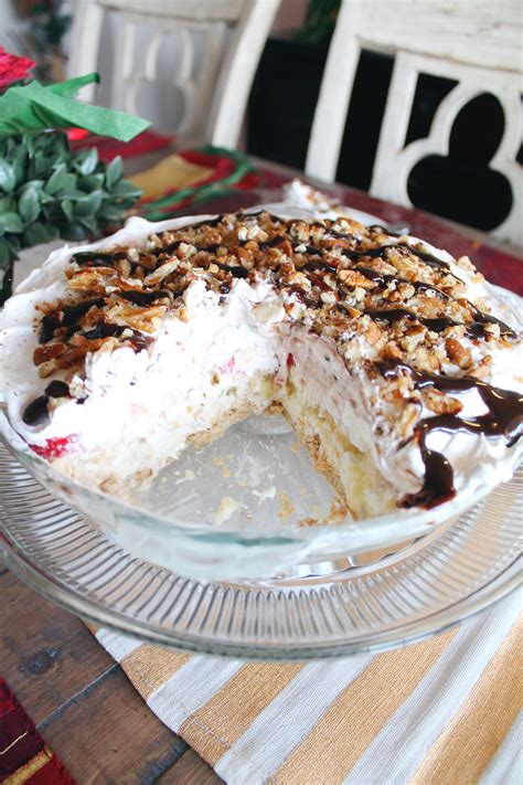 Our Family Baking Tradition :: No-Bake Banana Split Pie - Seven Graces