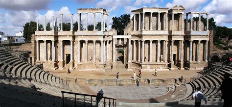 File:Merida Roman Theatre1.jpg - Wikimedia Commons