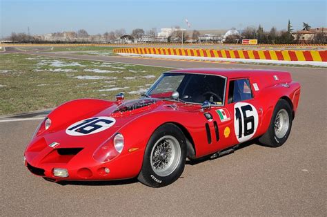 Ferrari 250 GTO vs. Ferrari 250 GT Breadvan