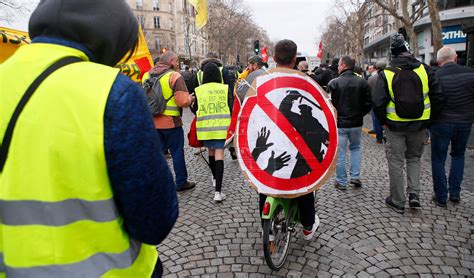 Fuel price protests in France turn violent