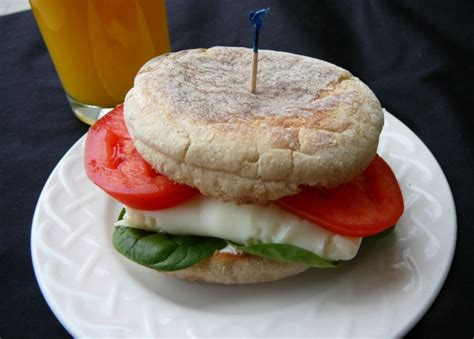 15 Best Mediterranean Diet Breakfast Recipes | Healthy breakfast sandwich, Breakfast sandwich ...