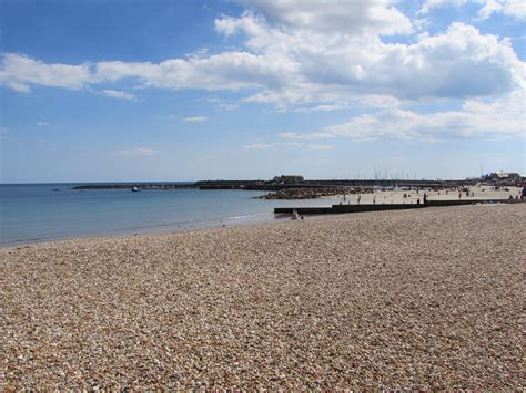 Lyme Regis Front Beach - Photo "Lyme Regis: The beach (Dorset)" :: British Beaches