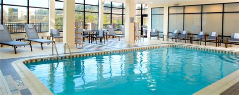 Pittsburgh Airport Hotel | Indoor Pool | Gym| Recreational Activities