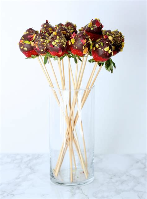 How to make a Chocolate Covered Strawberry Bouquet - Love Laugh Mirch