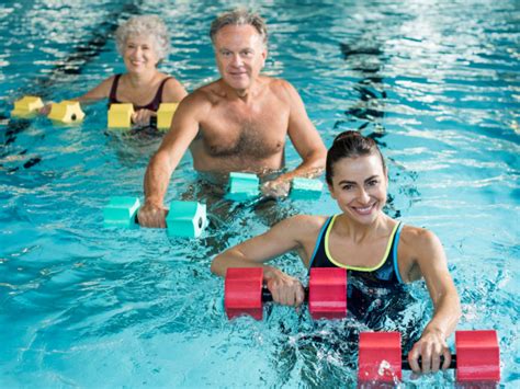 7 Best Water Aerobics Exercises | Organic Facts