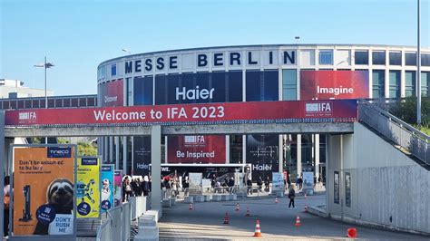 IFA Berlin 2023 Day 1 Recap: So many robots! - SmartHomeScene