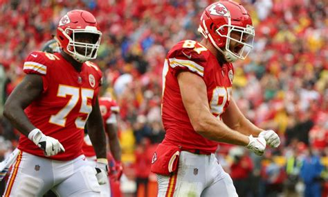 Travis Kelce Receiving Yards : Travis kelce breaks george kittle's record for most receiving ...