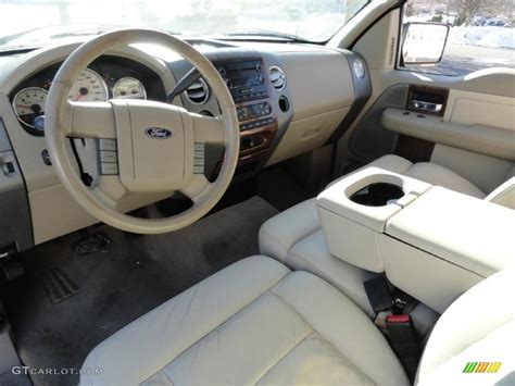 Tan Interior 2004 Ford F150 Lariat SuperCab Photo #43248026 | GTCarLot.com