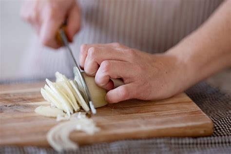 How to Safely Cut Fruits and Vegetables