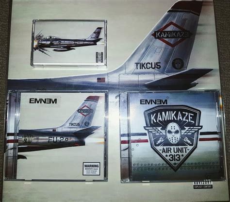 Kamikaze inside alternate cover : Eminem