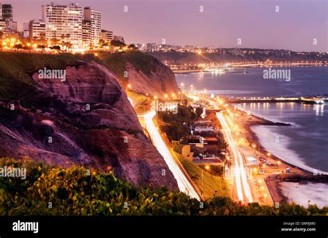 Peru, Lima, Miraflores, Cliffs of Miraflores at sunset Stock Photo - Alamy