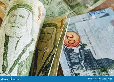 Jordanian Dinar Banknotes. Selective Focus Stock Image - Image of ...