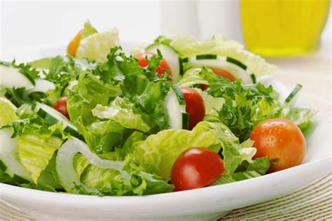 Simple Spanish Salad (Ensalada Verde) Recipe