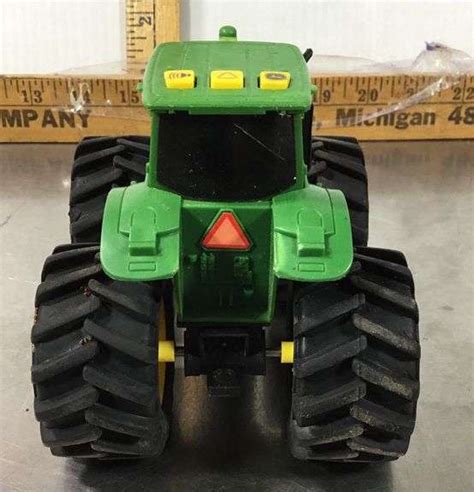 John Deere Toy Tractor - Sherwood Auctions