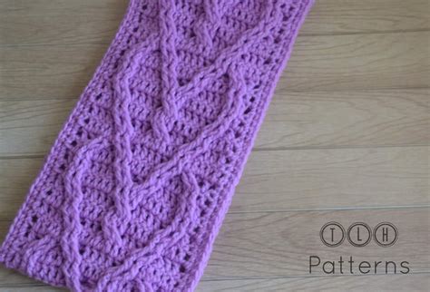 The Lazy Hobbyhopper: Crochet cable hearts earwarmer - free pattern