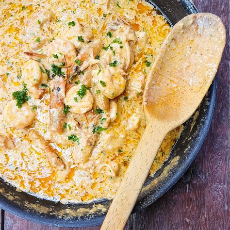 Shrimp in Creamy Salted Egg Sauce (With images) | Salted egg, Food, Cuisine