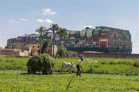 Reports say there has been "some progress" in the task of unleashing giant ships on the Suez Canal