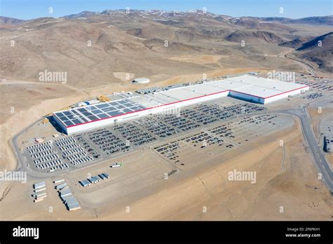 Tesla factory nevada hi-res stock photography and images - Alamy