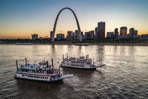 Thursday Evening Dinner Cruise | The Gateway Arch