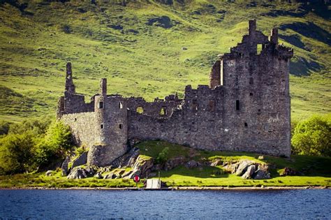 Kilchurn Castle on Loch Awe - Scotland, Scottish Castles, Scottish ...