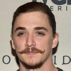 Kyle Gallner - Age, Family, Bio | Famous Birthdays