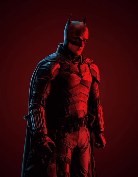 'The Batman' star Robert Pattinson breaks down the new Batsuit in 2022 | Batman, Batman poster ...