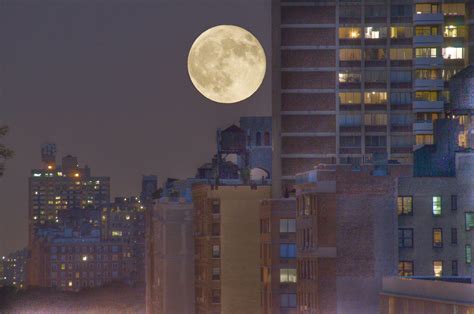 Jul 9, 2009 - Full moon over 96th St. | Note: this photo was… | Flickr