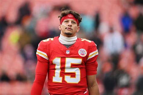 Chiefs Star Patrick Mahomes Accused Of Faking Injury - The Spun