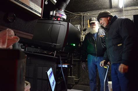 New digital projector saves drive-in - Dodge City Daily Globe