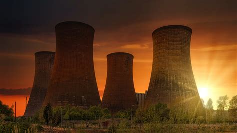 Huge cooling towers in nuclear power plant · Free Stock Photo