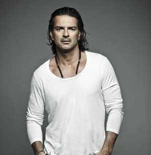 Ricardo Arjona en BIO | Agéndame