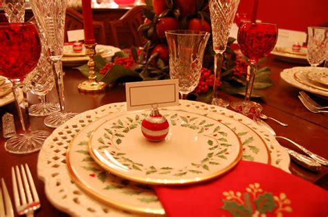 Christmas Tablescape with Lenox, Holiday and a Colonial Williamsburg ...