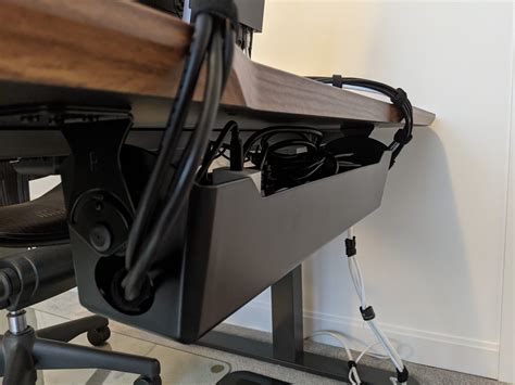 Vari Electric Standing Desk review - By someone that actually owns one