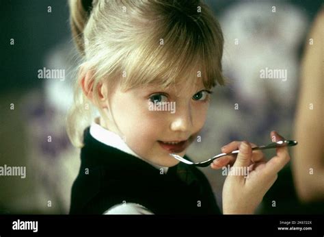 DAKOTA FANNING, UPTOWN GIRLS, 2003 Stock Photo - Alamy