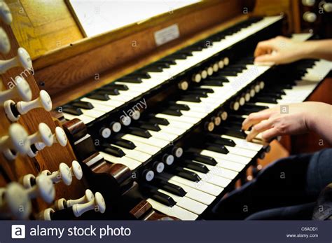 Pipe Organ Keyboard Stockfotos & Pipe Organ Keyboard Bilder - Alamy