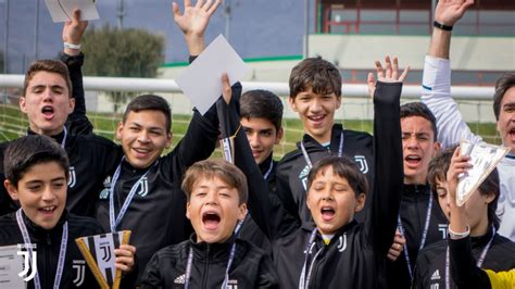 Over 300 youngsters attend Juventus Training Experience - Juventus