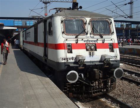 Kalka Shatabdi Express | GZB WAP-7 #30277 equipped with Head… | Flickr