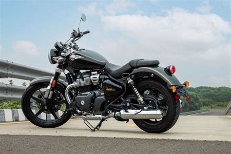 Royal Enfield Super Meteor 650 Exhaust Sound & Photos Revealed