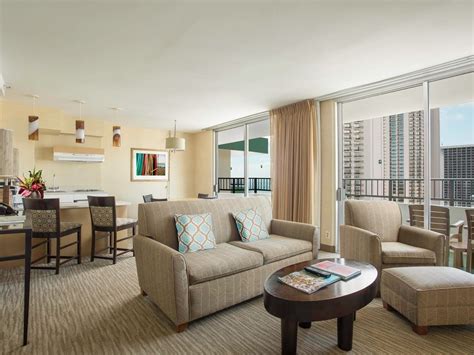 Waikiki Hotel Rooms & Suites - Waikiki Resort Hotel