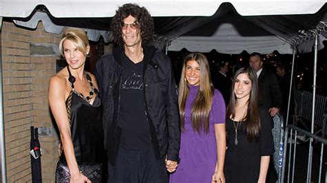 Howard Stern’s Daughters: Meet His 3 Kids Ashley, Emily, & Deborah ...