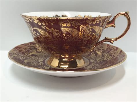 Golden Lace Teacup and Saucer Elizabethan Tea Cup Antique | Etsy | Xícaras de porcelana, Vintage ...